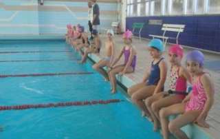 μαθήματα κολύμβησης για τις Β΄ τάξεις των Τοσιτσείων Δημοτικών