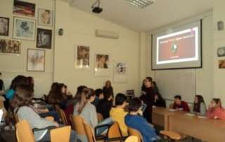 Ο Ντελακρουά σκηνοθετεί το '21 και ο Φιλιποτό δημιουργεί το Πανόραμα για την πολιορκία τού Παρισιού