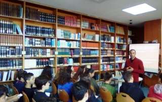 Το «Ξυπόλητο Τάγμα» στη Βιβλιοθήκη των Σχολείων μας