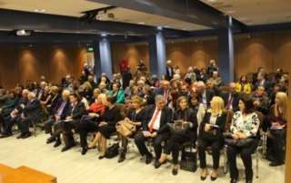 Υιοθετώντας τον ναό τού Επικουρίου Απόλλωνα