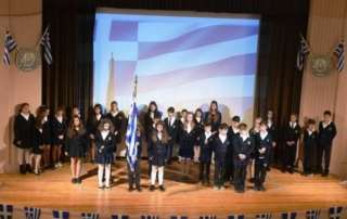 «Και μονομιάς εφύσηξεν ο άνεμος τής ελευθερίας… »