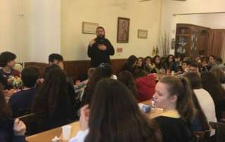 Εκκλησιασμός και προσφορά σε συνανθρώπους μας..