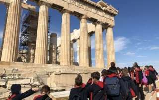 Επίσκεψη στον ιερό βράχο τής Ακρόπολης
