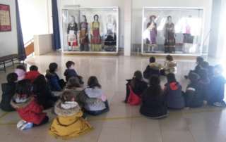 Γνωριμία με τις παραδοσιακές φορεσιές