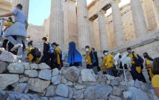 Επίσκεψη στον ιερό βράχο τής Ακρόπολης των Αθηνών