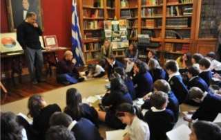Όταν ο Αλέκος Φασιανός ζωγράφιζε με τους μαθητές μας...