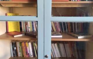 Ανοιχτή δανειστική βιβλιοθήκη - Ένα ντουλάπι σκέψεων και φαντασίας!
