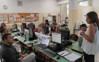 Επιμόρφωση των εκπαιδευτικών για τις ψηφιακές τάξεις και την πλατφόρμα e-arsakeio: πίσω στα θρανία...