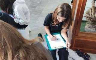Μάθημα ζωγραφικής με την Α΄ τάξη στο Μουσείο Φυσικής Ιστορίας τής Φ.Ε.