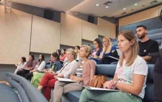 Επιμόρφωση των δασκάλων στη γλώσσα και τη γραμματική