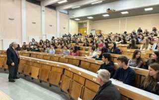 Συζήτηση για τη Γλώσσα με τον καθηγητή Γεώργιο Μπαμπινιώτη