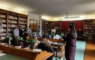 Μάθημα Νεοελληνικής Γλώσσας στη σχολική βιβλιοθήκη