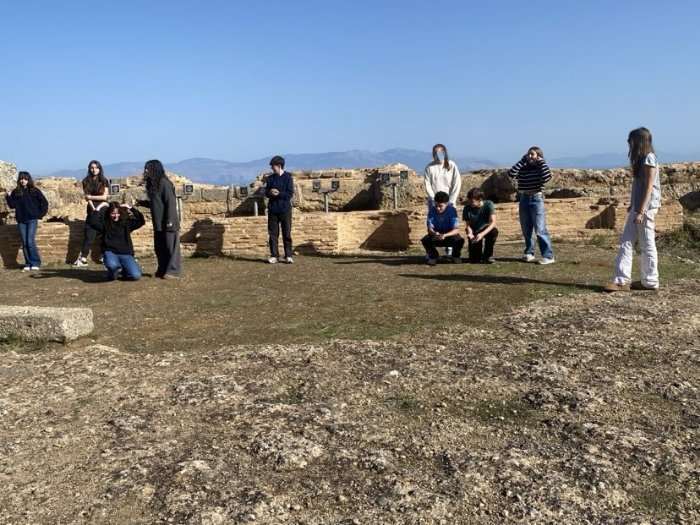 Διδακτική επίσκεψη στο αρχαίο θέατρο τής Αιγείρας