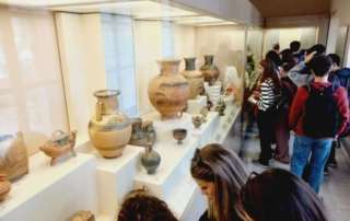 Στον αρχαιολογικό χώρο και στο μουσείο τού Κεραμεικού - Β΄ τάξη
