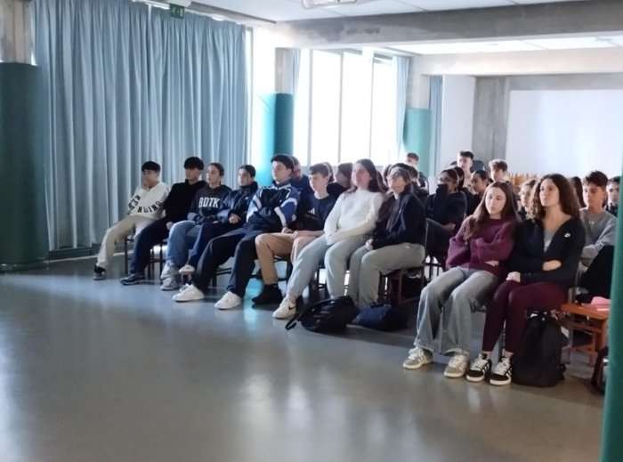 Διαδικτυακή Συνάντηση - Εισαγωγή στην έρευνα -"Myth2Space"