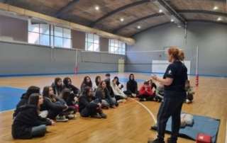 Πρακτική εξάσκηση στο εκπαιδευτικό πρόγραμμα "Kids Save Lives"