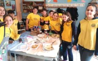 "On fête la Chandeleur! On fait des crêpes!"