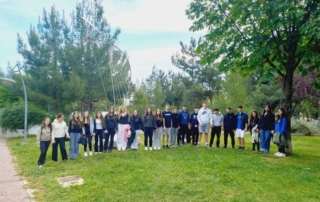 Σχολικός περίπατος στην υπαίθρια Γλυπτοθήκη τού Γ. Ζογγολόπουλου